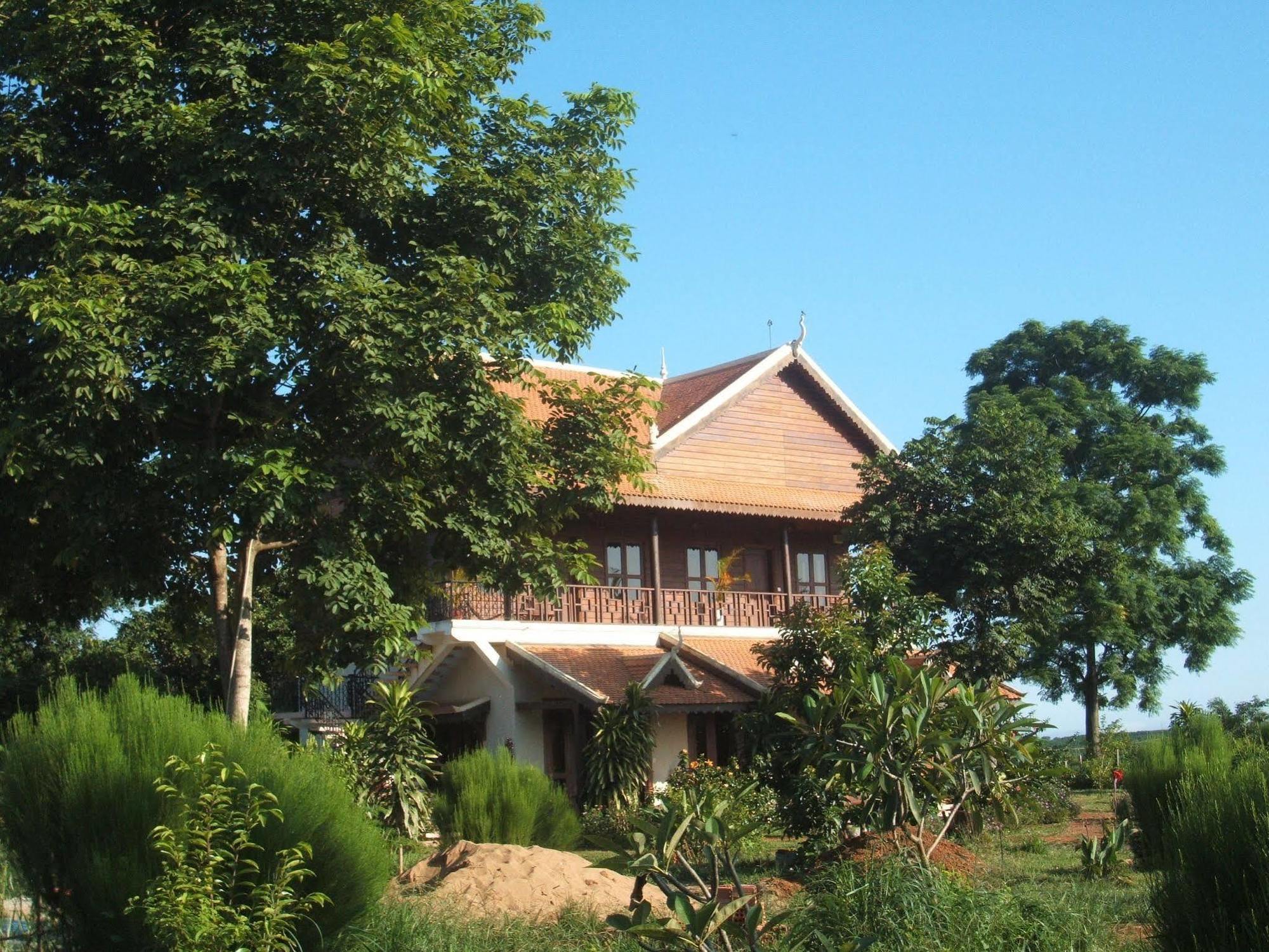 Green Plateau Lodge Banlung Eksteriør bilde